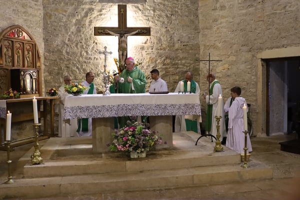 Le choeur de l'église de Parisot  (c) JDR
