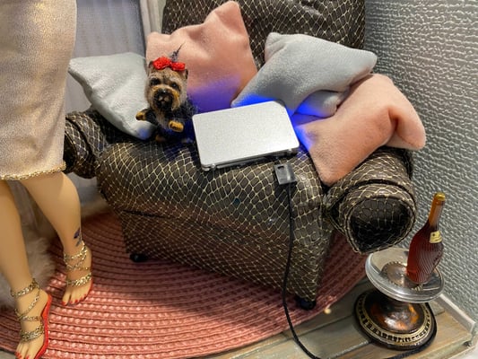 Selfie-Dioramen: nachgestellte Profilporträts