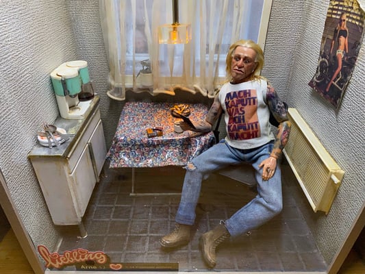 Selfie-Dioramen: nachgestellte Profilporträts