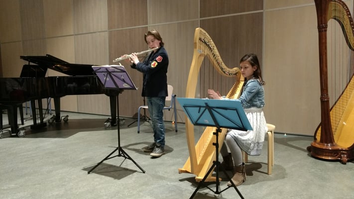 Daan van den Burg en Eliza Dias tijdens de eerste leerlingavond Muziek opMaat Amersfoort 2017