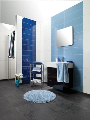 Duschrückwände in blau
