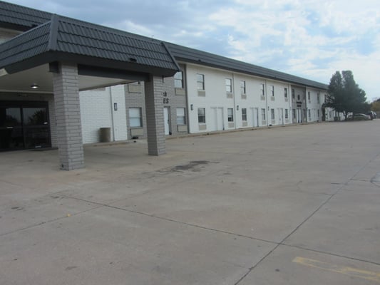 915 53rd Street N West Side of building