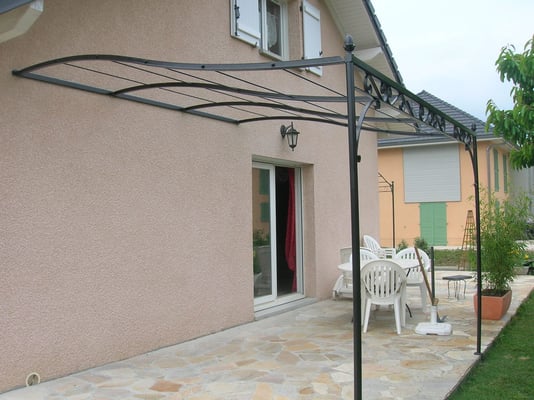 pose d'une pergola en fer forgé sur le secteur de la Savoie, Haute-Savoie, Isère et Ain (Bugey)