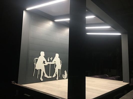 éclairer une pergola avec des rubans LED et pilotable grâce à sa télécommande.