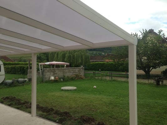 Décofer et alu réalise la pose de pergola en aluminium sur mesure près de grenoble 