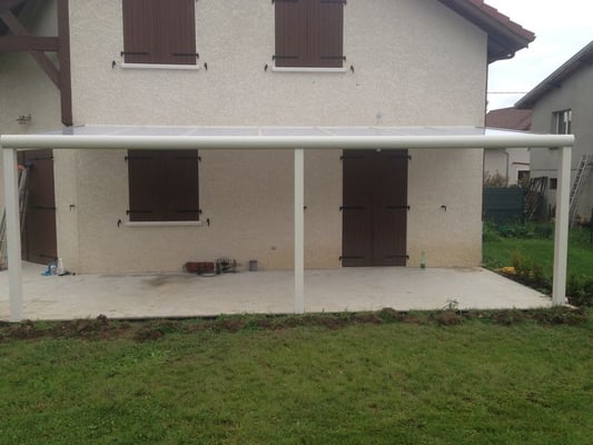 Pergola aluminum sur mesure pour donner du charme à votre terrasse 