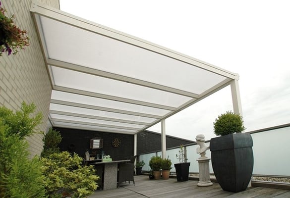 mise en place d'un abris en aluminium sur mesure