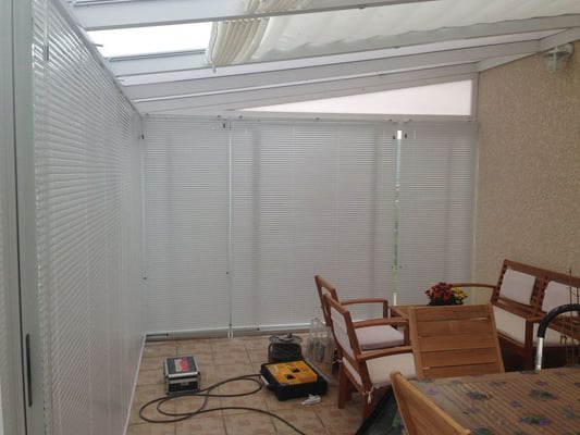 pose d'un abris en aluminium