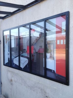 Les verrières intérieurs offrent une surface vitrée maximale pour agrandir vos espaces 