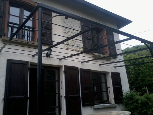 Mise en place d'une pergola en fer forgé près de grenoble