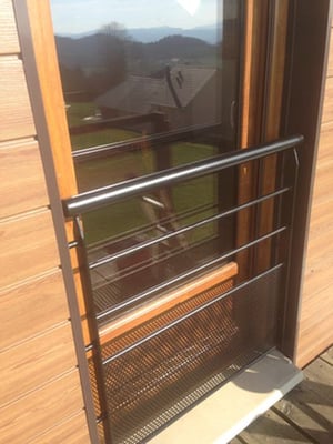 Garde-corps extérieur en fer forgé sur mesure, fabrication artisanale à grenoble.