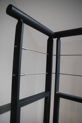 Garde corps protecteur en fer forgé, conception artisanale sur mesure.