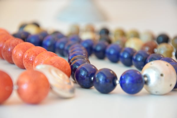 Koralle, Lapis Lazuli