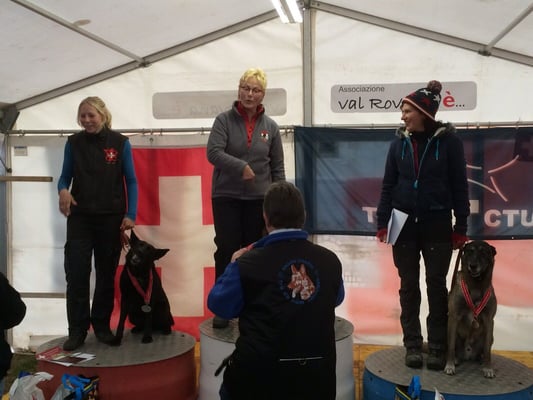 Jelia Jeremias mit Zakira von der Gletscherhöhle, 2. Rang
