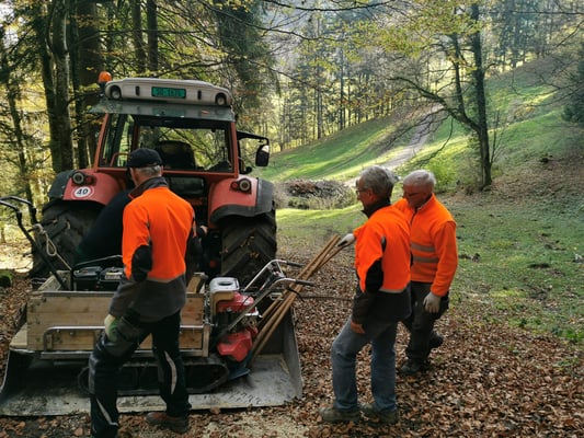 ca. 14.30 Uhr war die Aktion zu Ende, Schotterschutzwand saniert, Wanderweg wie neu