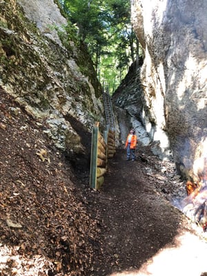 Und schlussendlich saubere Steinschlag Sicherungswand