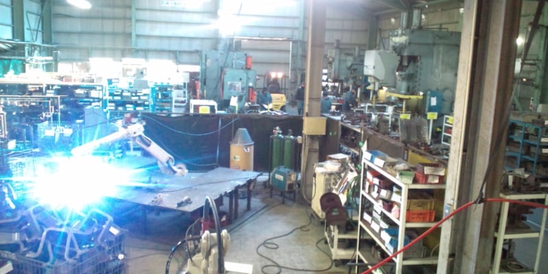 溶接ロボット作業場