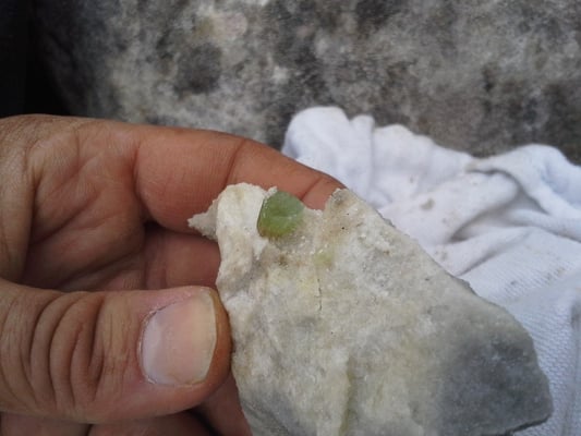 frisch geborgener Turmalin