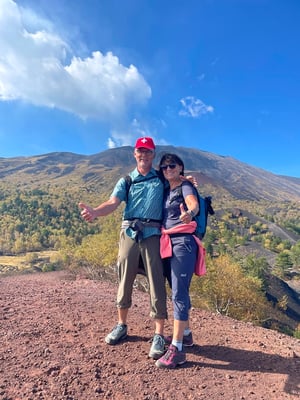 zwei Schweizer Touristen auf dem Ätna