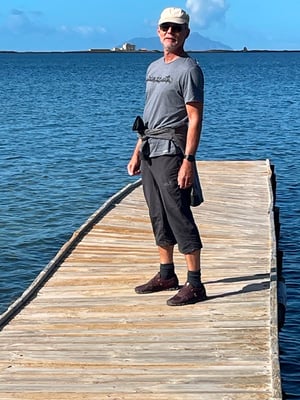 der Steg ist nicht mehr gerade, deshalb stehe ich wohl etwas unsicher hier