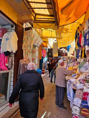 wir schlendern zuerst durch den grossen Souk. Dieser ist meist gedeckt