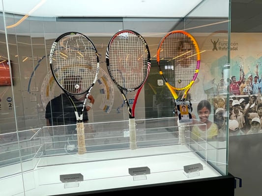 Tennisschläger von früher