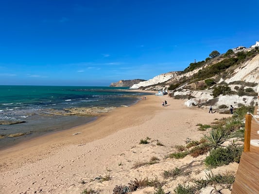 der Strand vor der Scala dei Turchi - jetzt natürlich auch leer