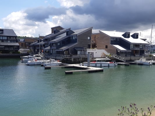 Feirenwohnungen mit privaten Anlegeplätzen