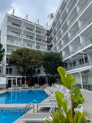 in diesem Hotel hat Familie Romer anscheinend im 1976 Urlaub gemacht. Damals sah es natürlich noch etwas anders aus ...