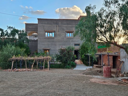 wir stehen diesmal privat, bei Hassan und seiner Familie quasi im "Hinterhof"