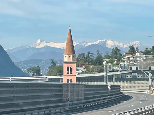 Sicht auf Schweizer Berge - mit Schnee!!!