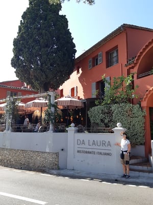 Es gibt mehrere schöne Restaurants in und um die Altstadt