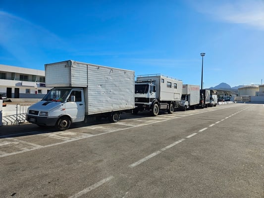 wir stehen ganz zu vorderst