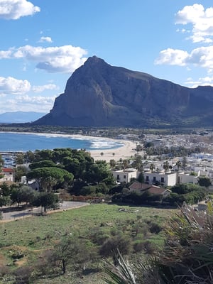 bei einem kurzen Spaziergang - mit Cuba - sehen wir über das Dorf San Vito und den grossen Strand