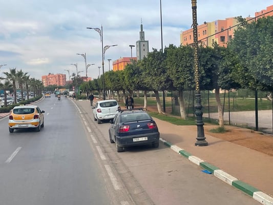 gut ausgebaute Gehsteige