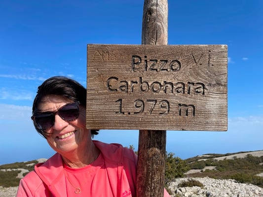 Der höchste Berg ist übrigens der Ätna, mit 3329 m noch ein gutes Stück höher.