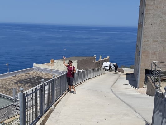 so tiefblau ist das Meer hier tatsächlich!