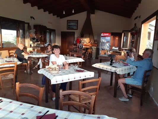 am Abend sind neben uns nur noch 2 weitere Paare zum Essen da