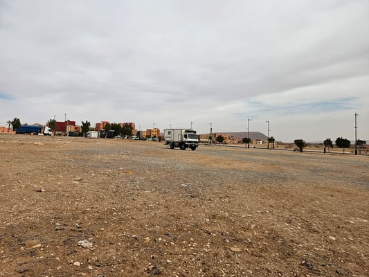 wir sind die ersten auf dem Camperparkplatz