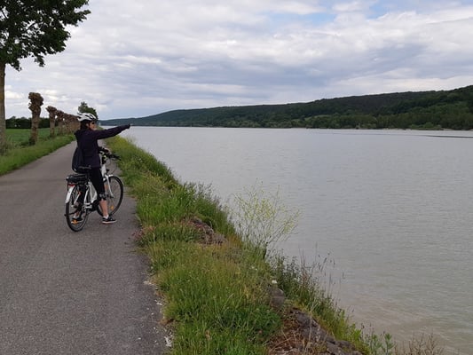 ... dann sind wir ganz nah daran: wow, wie breit sie hier ist!