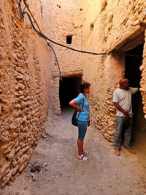 hier stehen wir vor der alten Moschee - neue dürfen von "Ungläubigen" nicht betreten werden