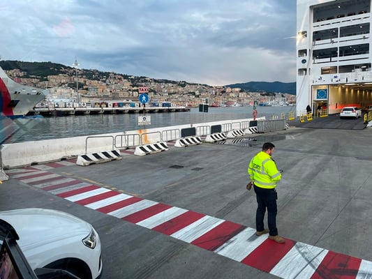 wann lassen sie uns wohl rein?