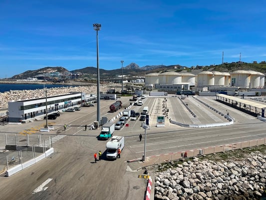 wenige Autos kommen noch