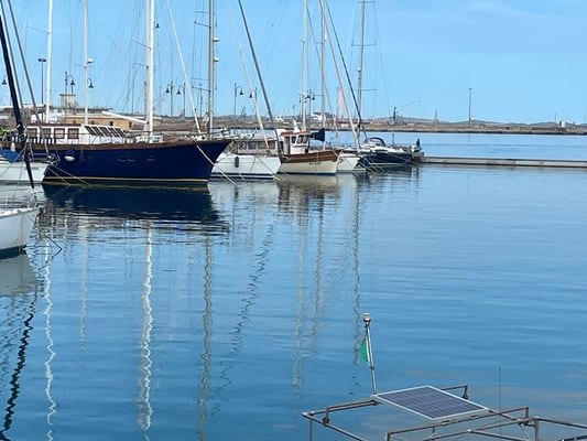 ganz hinte quer steht die "Lady Pauline" von Roman & Brigitte