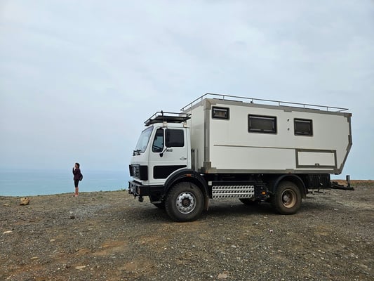 auf einer Klippe machen wir eine Kaffeepause
