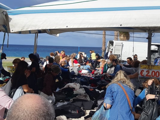 schon wieder Wühltische ...