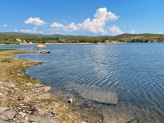 klares, blaues Wasser ...