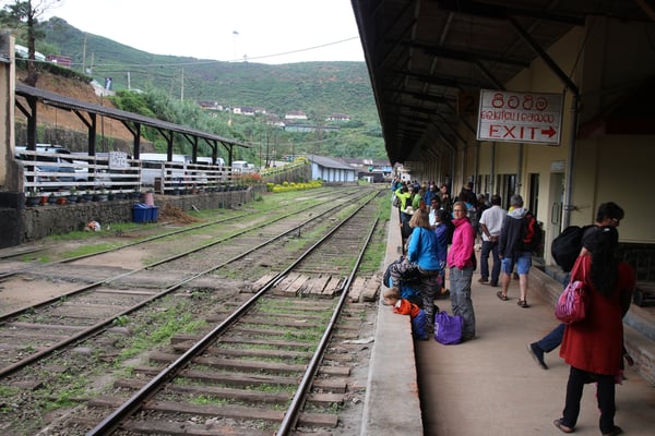 Zugsfahrt durchs Hochland: 3 Stunden Fahrt für 1.40 Franken für die ganze Familie.