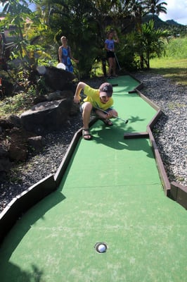 Minigolf im Südseeparadies.