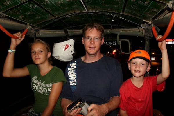 Fahrt mit dem Tuk-Tuk (nach jeweils heftigen Preisverhandlungen)